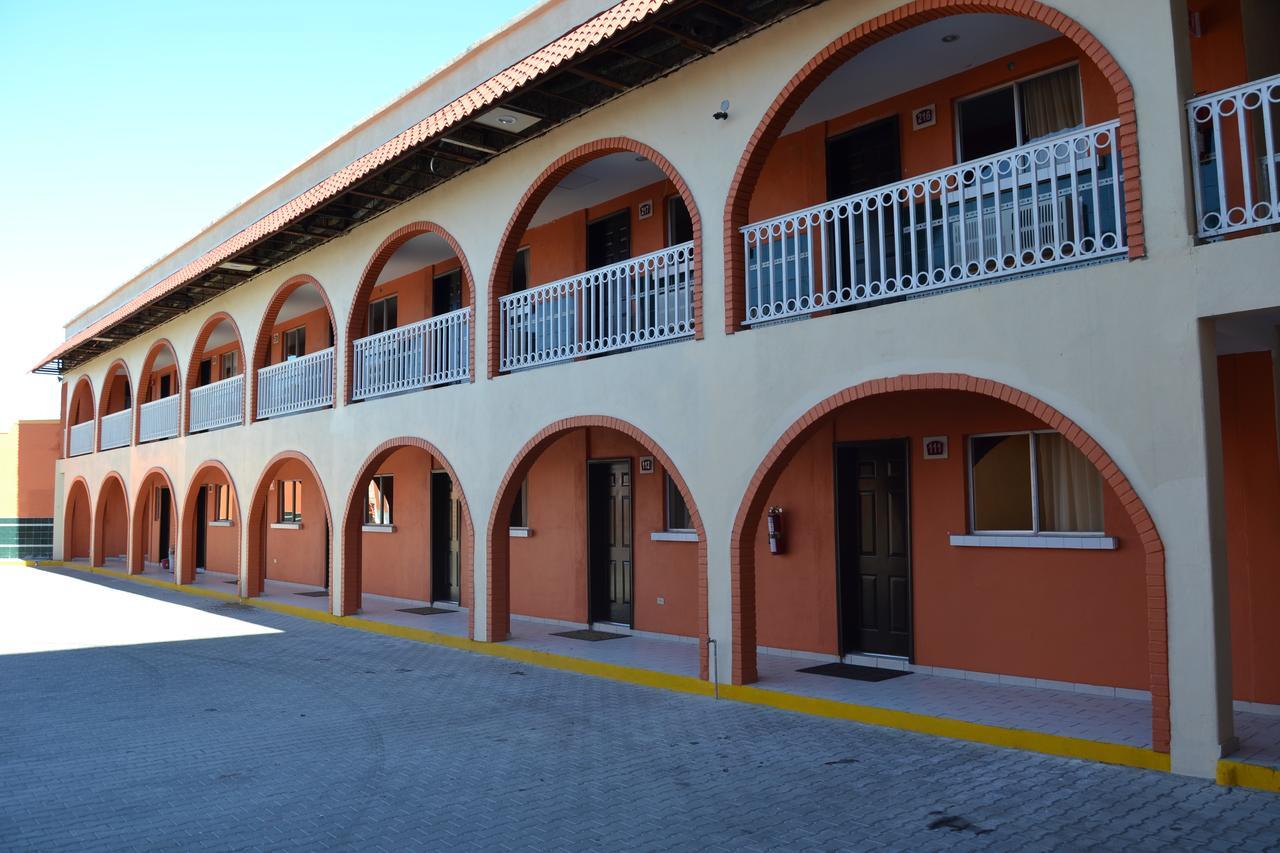 Hotel Las Torres Mexicali Bagian luar foto