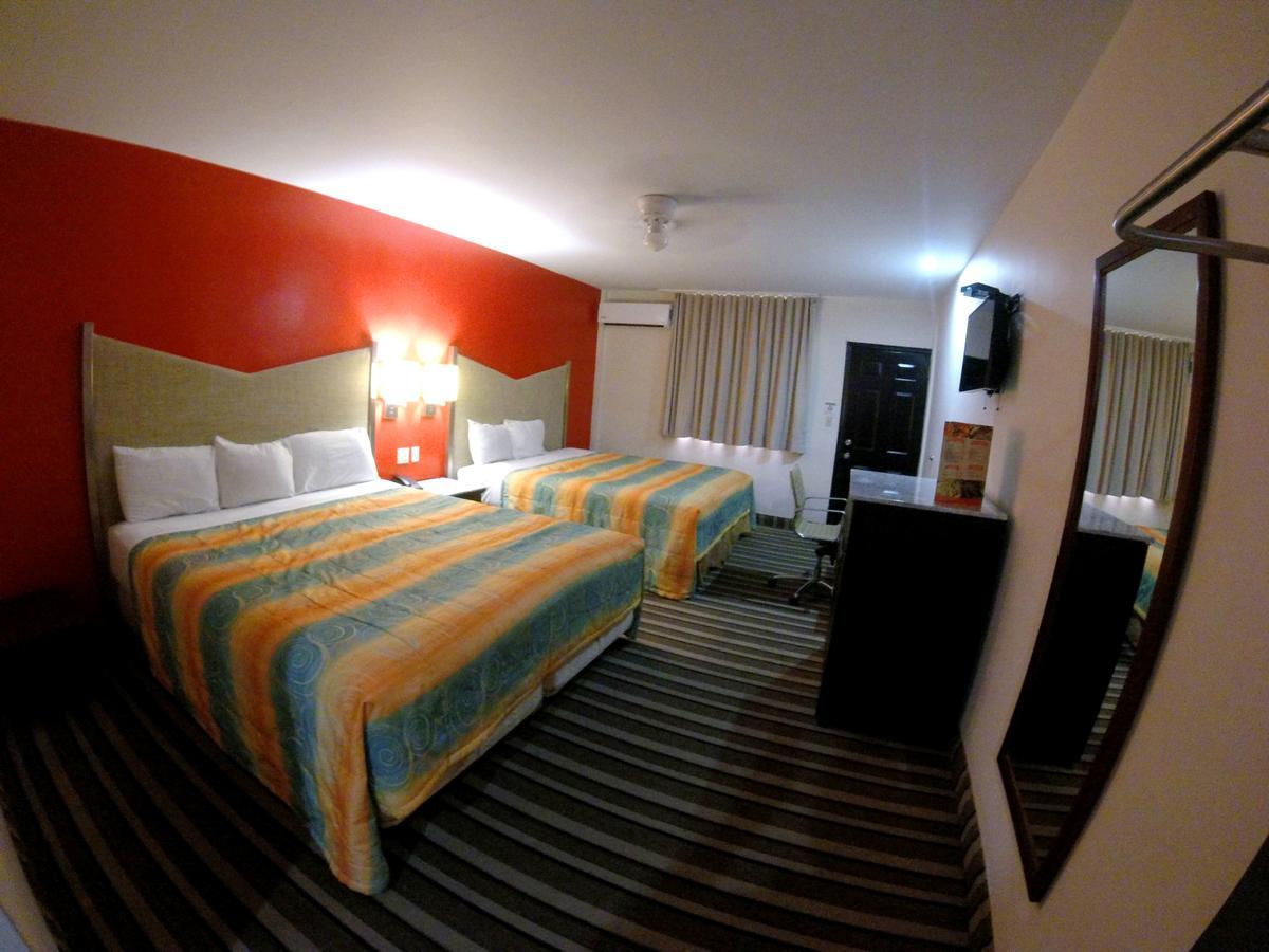 Hotel Las Torres Mexicali Bagian luar foto