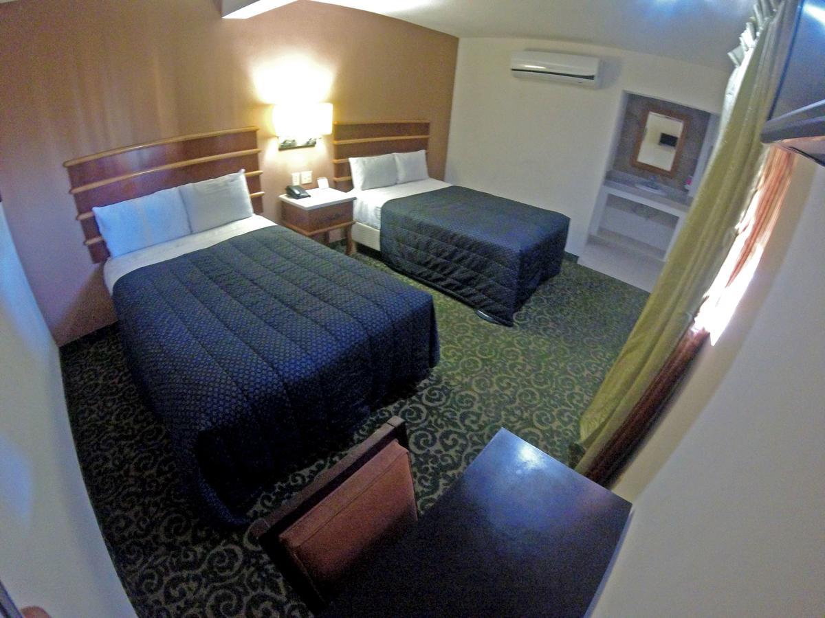 Hotel Las Torres Mexicali Bagian luar foto