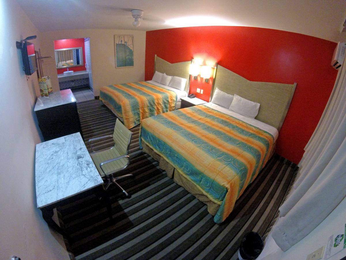 Hotel Las Torres Mexicali Bagian luar foto