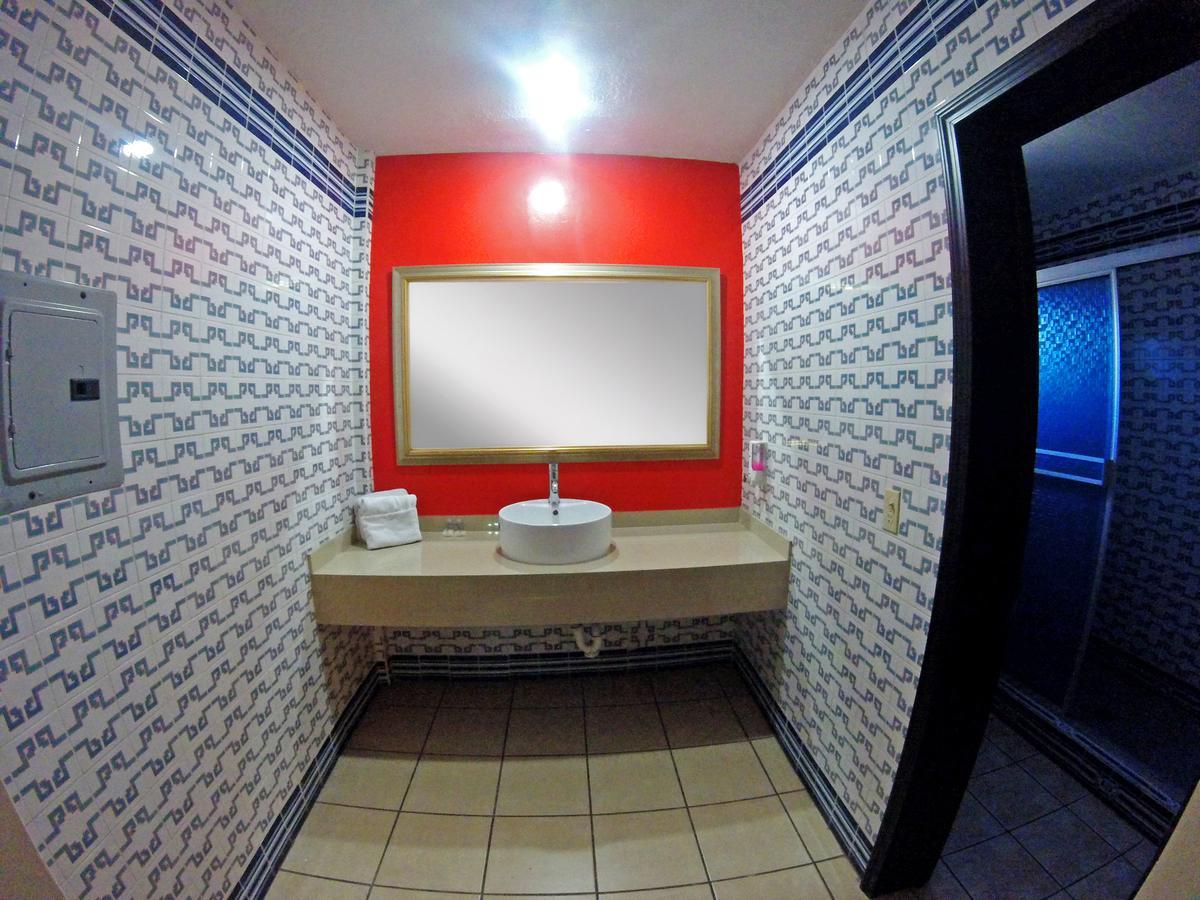 Hotel Las Torres Mexicali Bagian luar foto